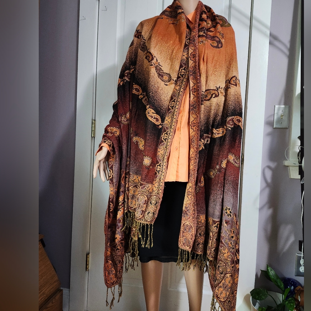 Elegant Multicolor Paisley Women's Shawl